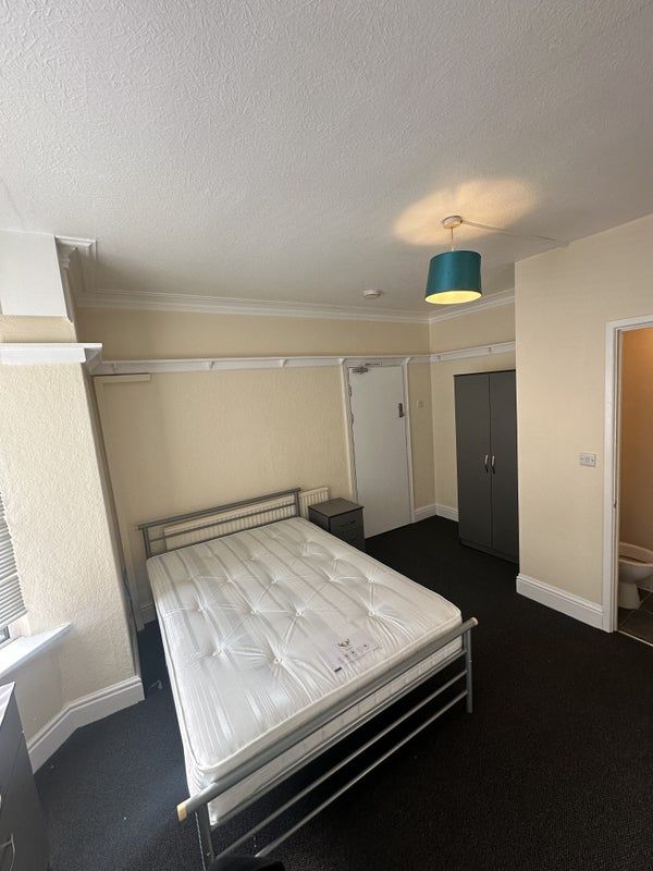 11 Corporation St 2